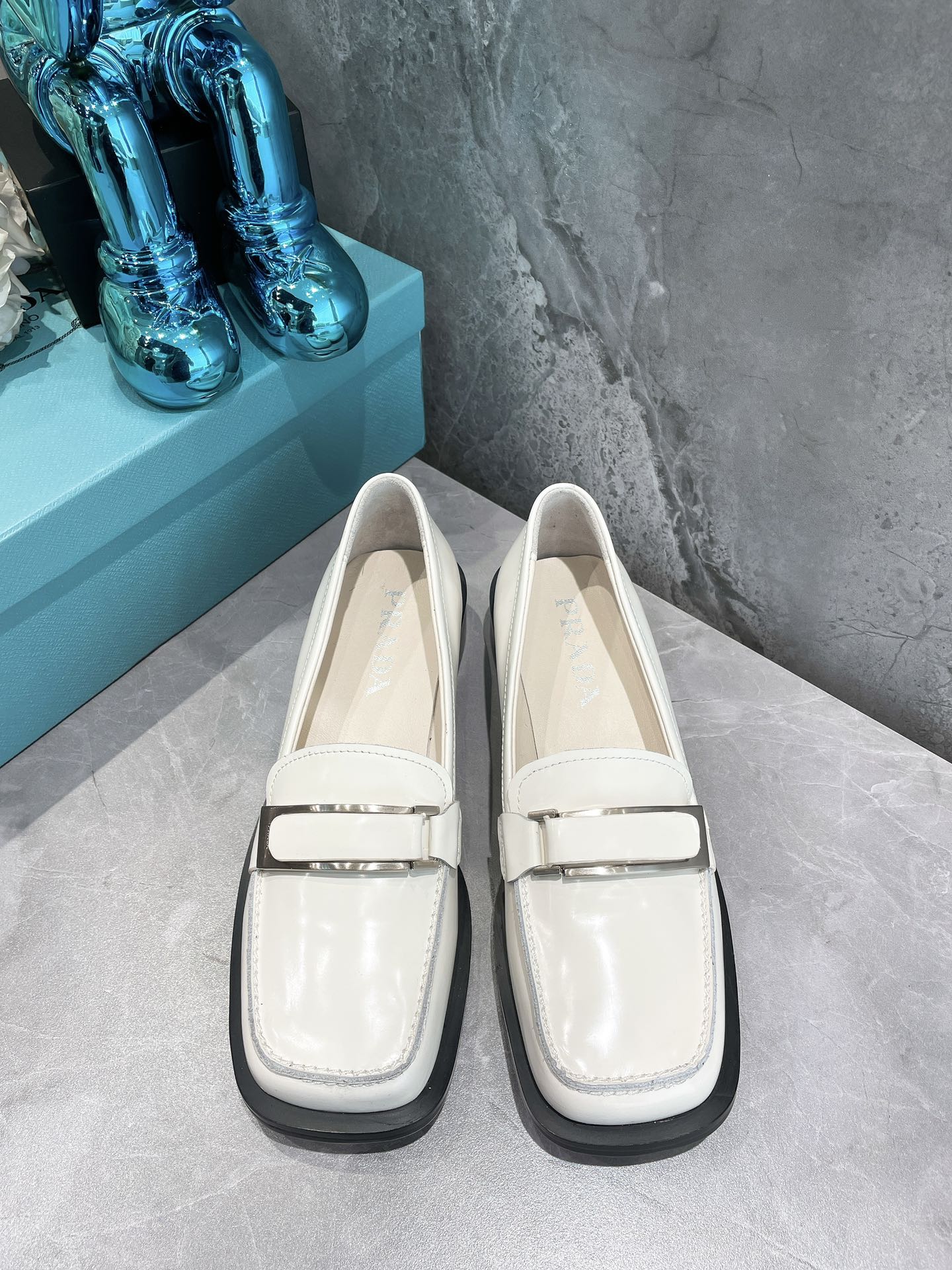 Prada鞋-Prada 方頭皮鞋（白）