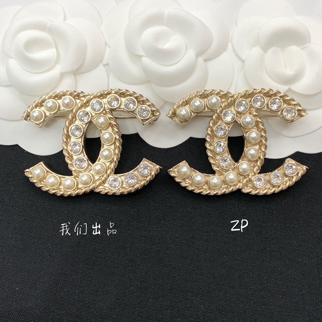 Chanel 胸針