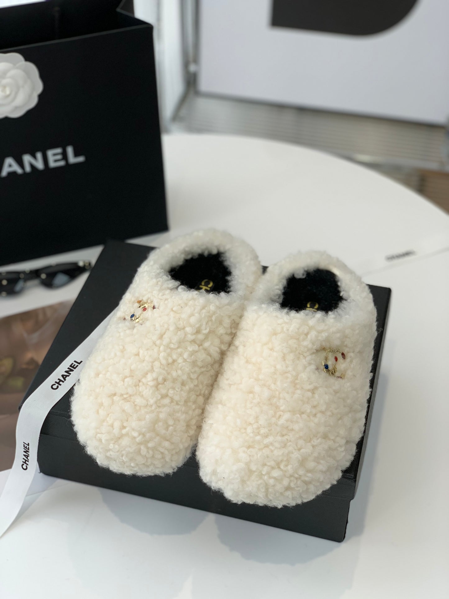 小香家-2022寶石金屬LOGO 羊毛拖（尺碼35-39，40、41訂製）