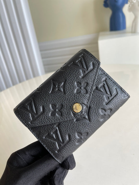 LV M64060 三折短夾