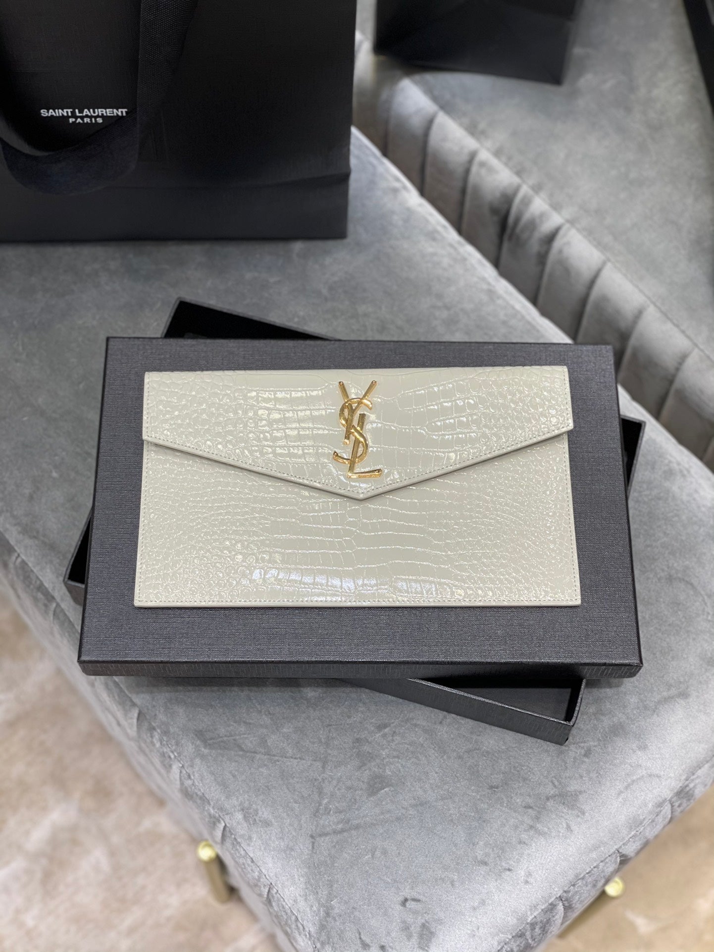 YSL ptown_新品手拿包-白鱷魚紋金扣