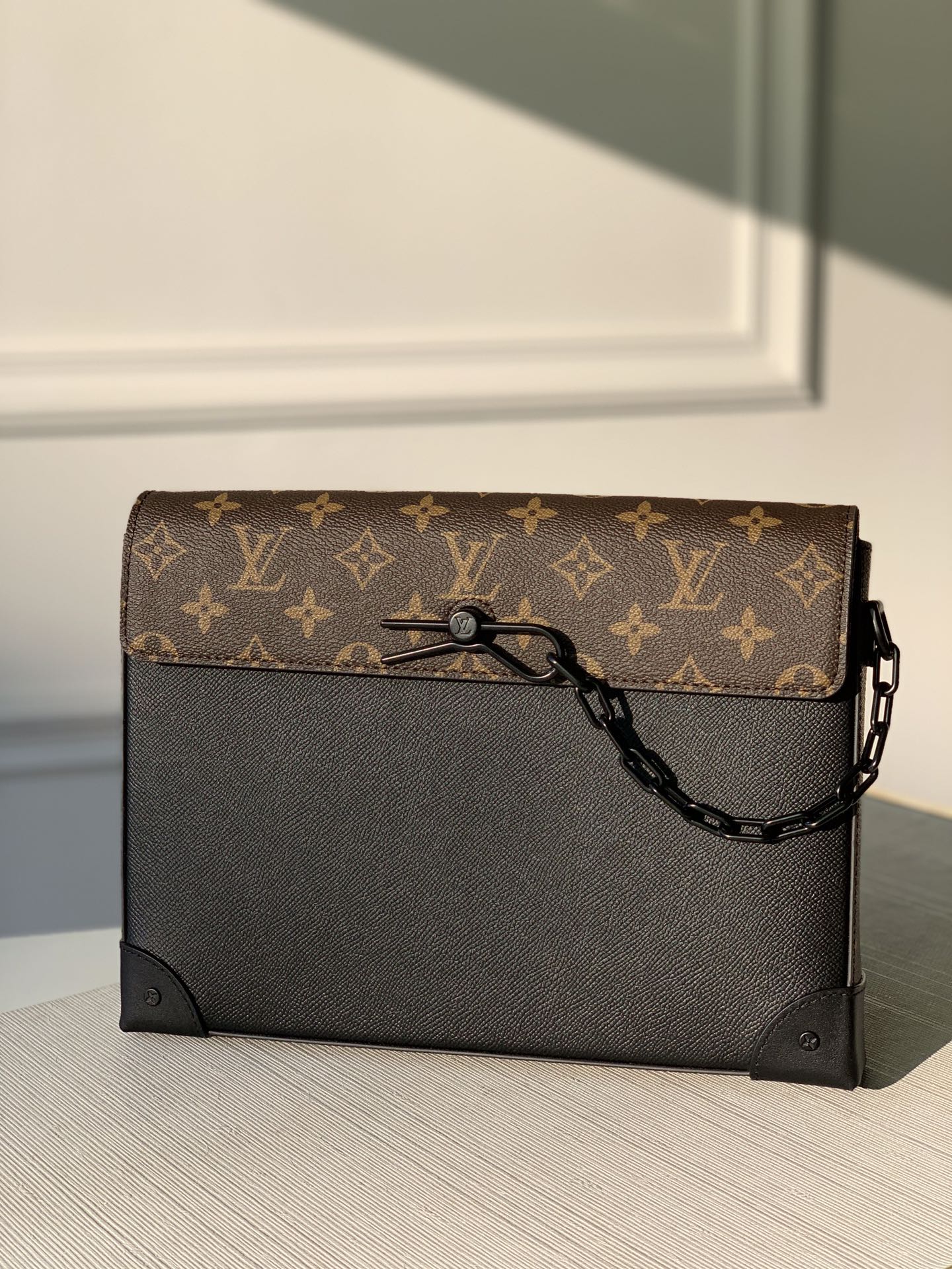 LV M30583 Pochette Voyage Steamer手拿包-黑色