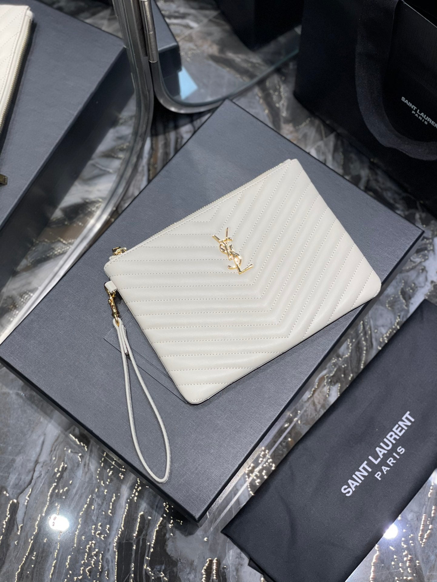 YSL 提花拼接文件手拿包-白色金扣-24cm