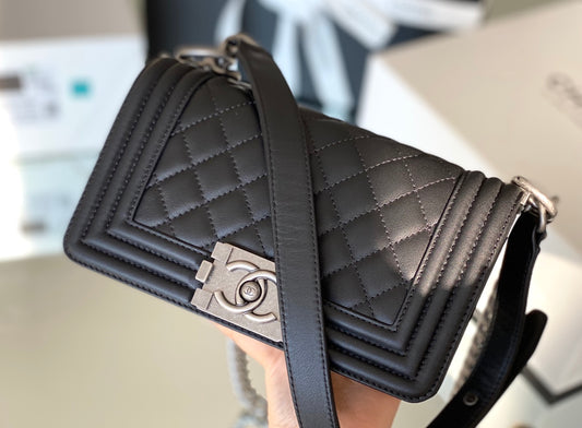 Chanel Leboy Mini-黑色胎牛皮-復古銀扣
