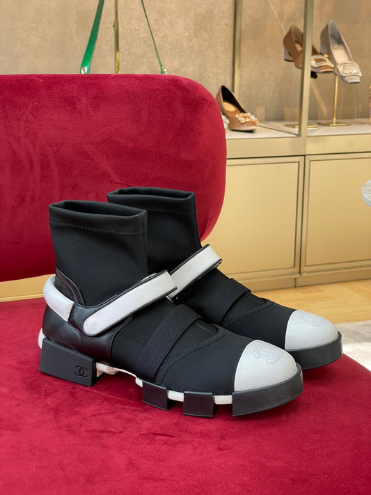 小香家-秋冬新款登月鞋（尺碼35-41）