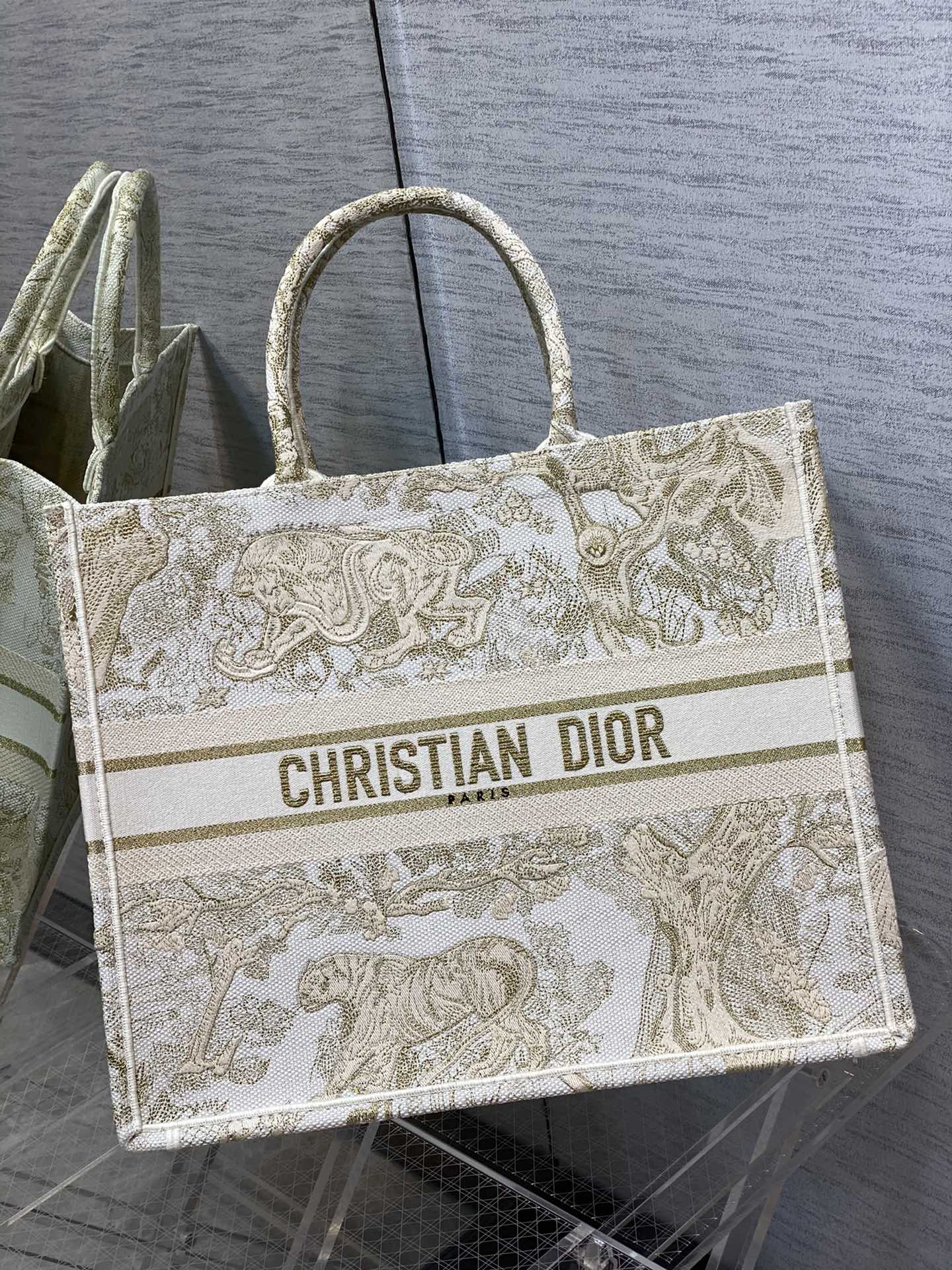 Dior Book Tote-大號41.5c-金色老虎 聖誕限量