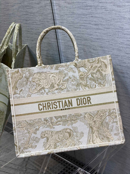 Dior Book Tote-大號41.5c-金色老虎 聖誕限量