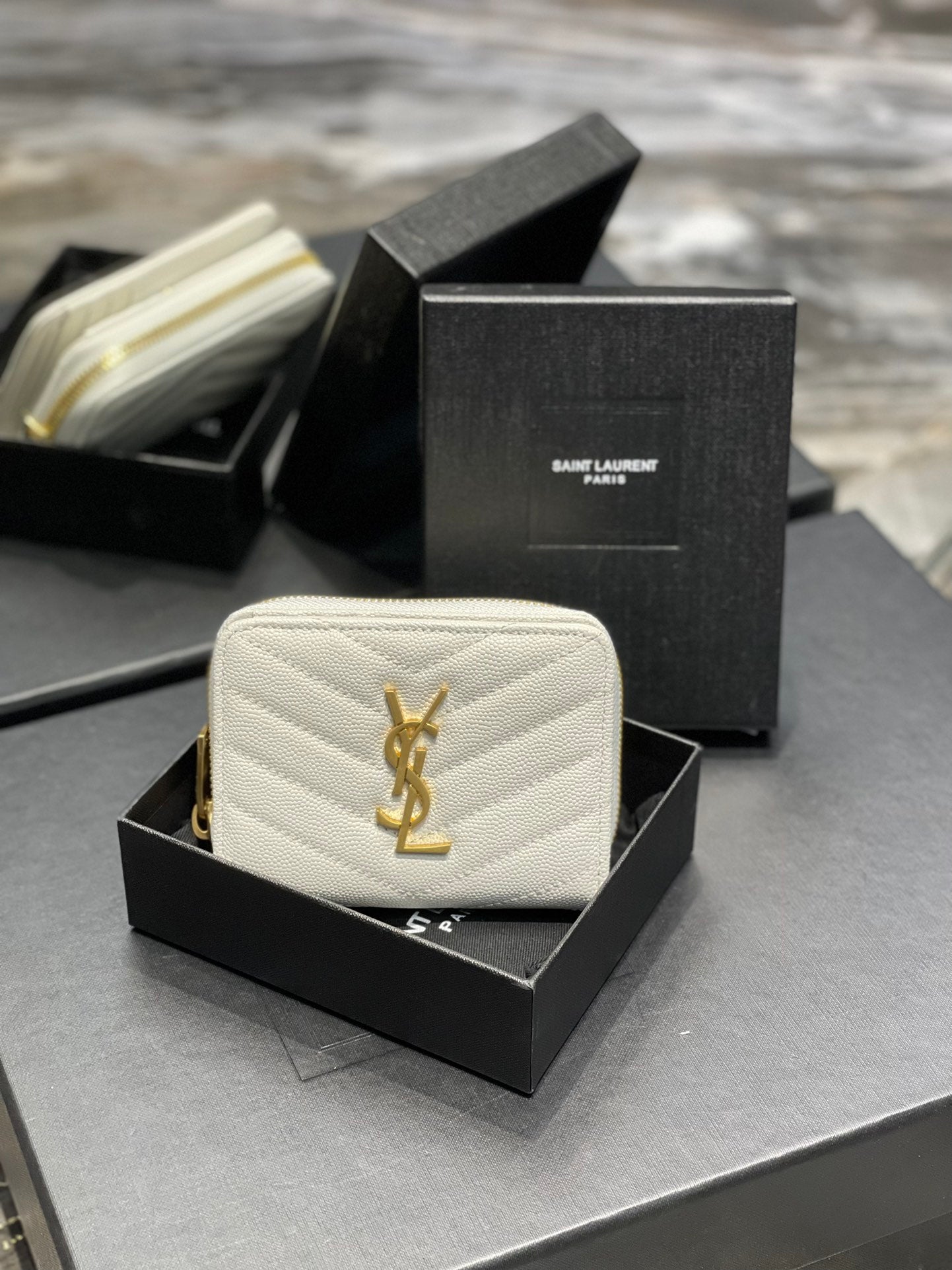 YSL 拉鍊短夾 白色金扣
