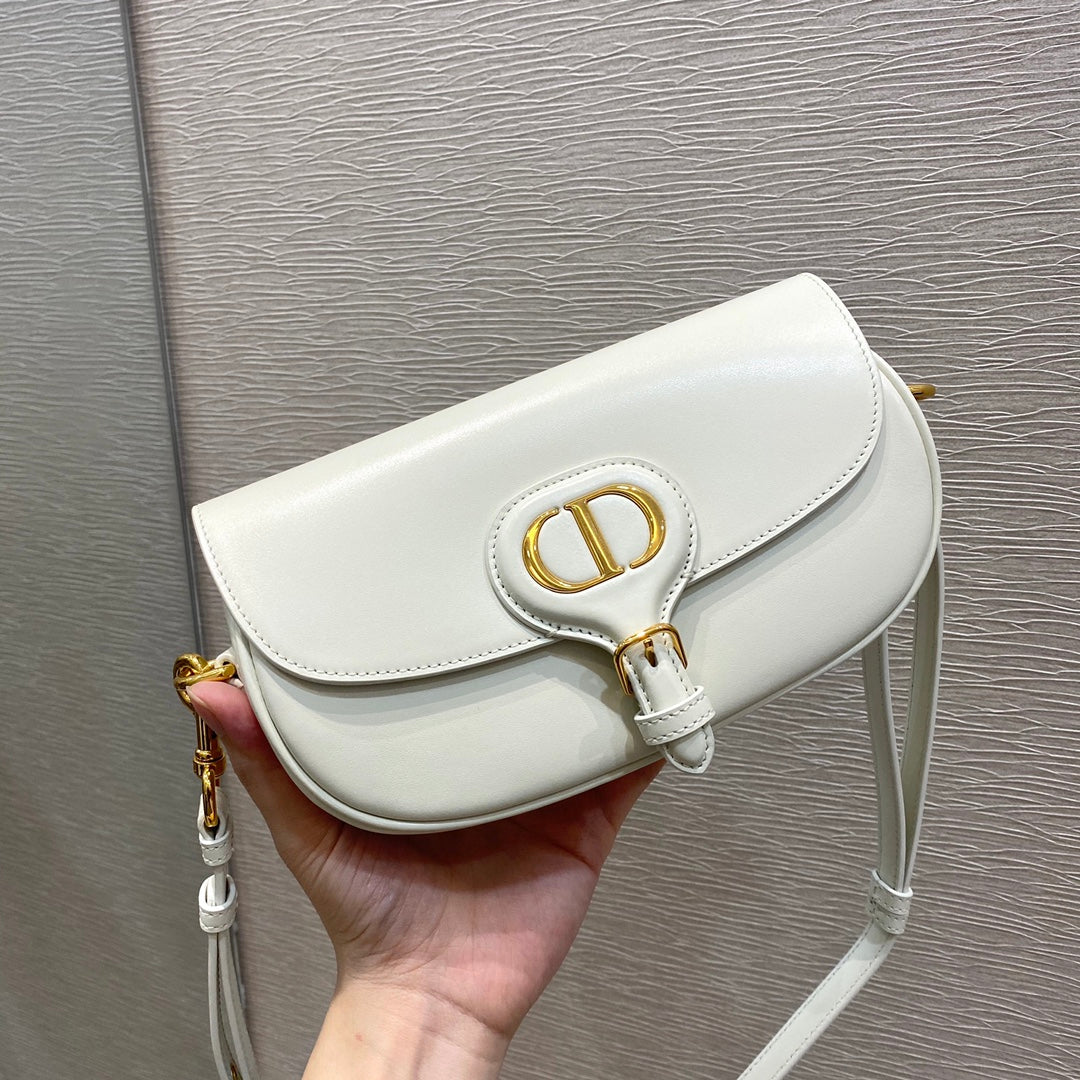 Dior Bobby系列 East-Wes 腋下包 白色
