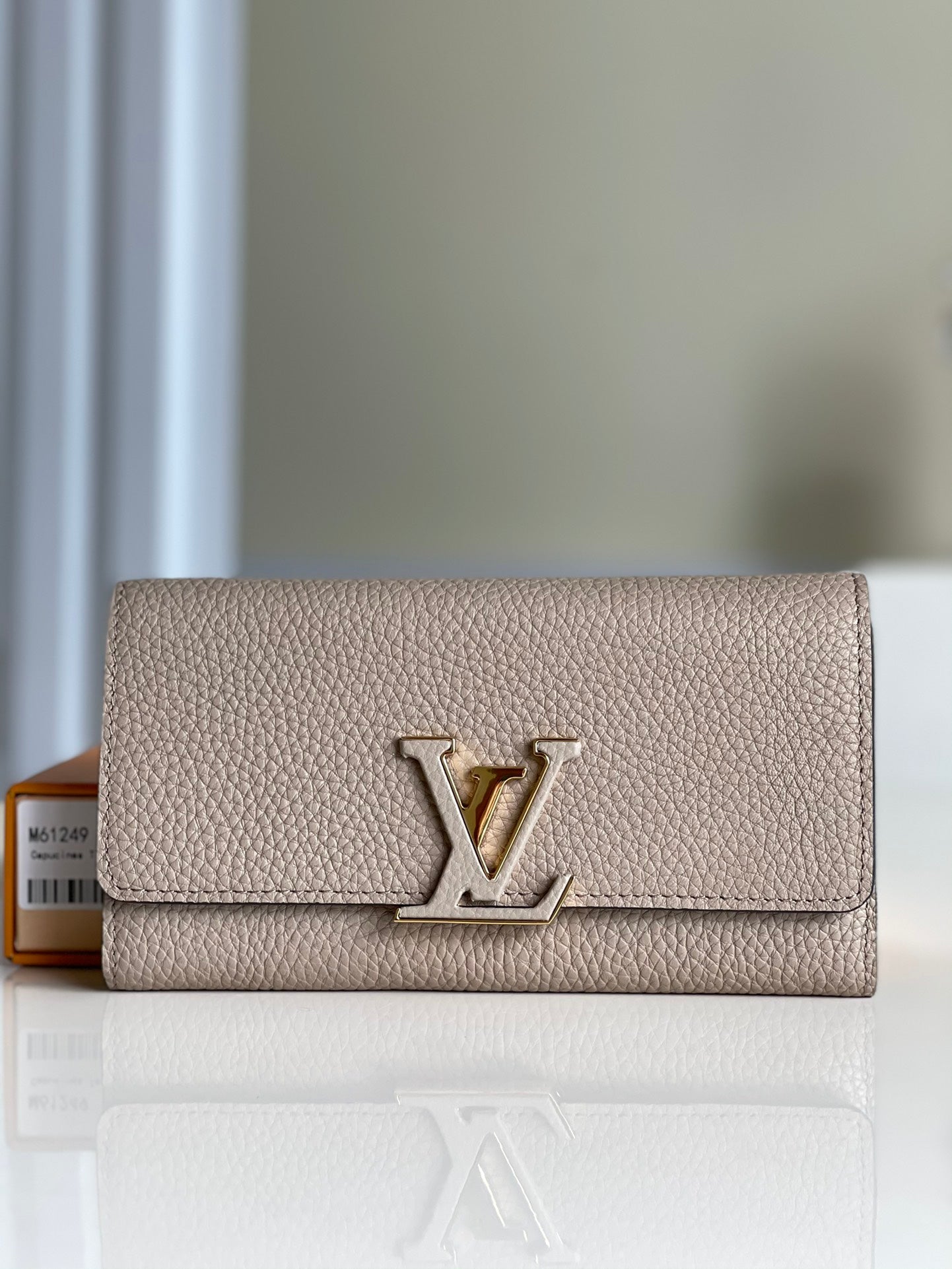 LV  M61249  Capucines 翻蓋長夾