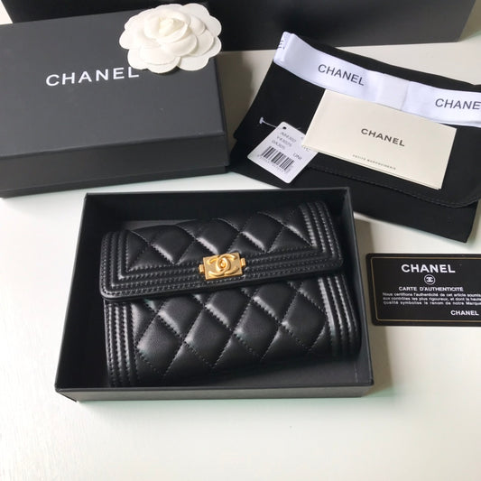 Chanel 三折中夾-黑色羊皮金扣