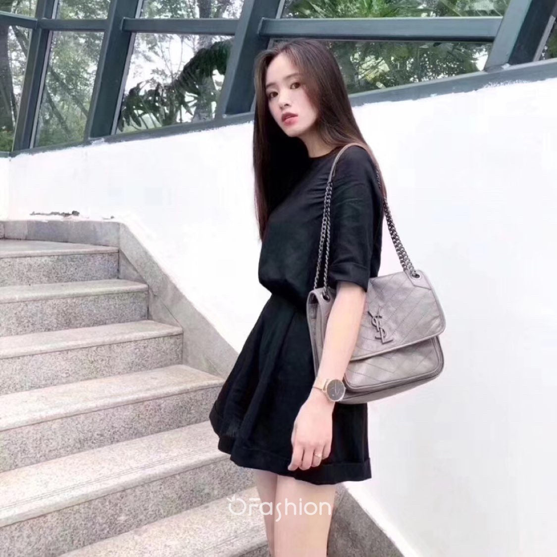 聖Y羅-中號Niki-油蠟牛皮淺灰色（有D扣）