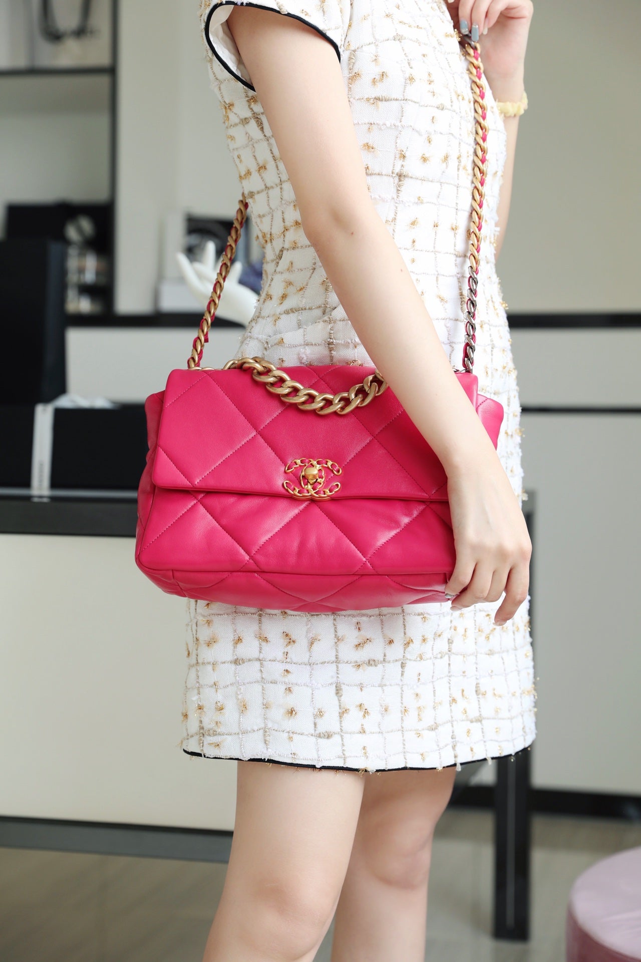 Chanel 19Bag-中號桃紅色