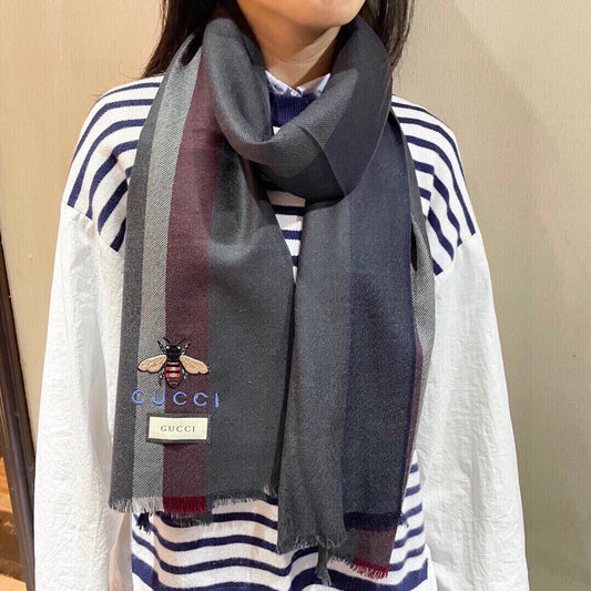 Gucci 蜜蜂羊絨條紋圍巾