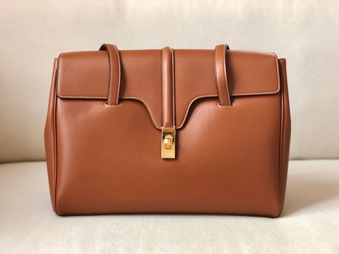 Celine SOFT 16 中號光滑牛皮革手-棕色