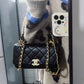 Chanel 拋光小羊皮菱格口蓋包