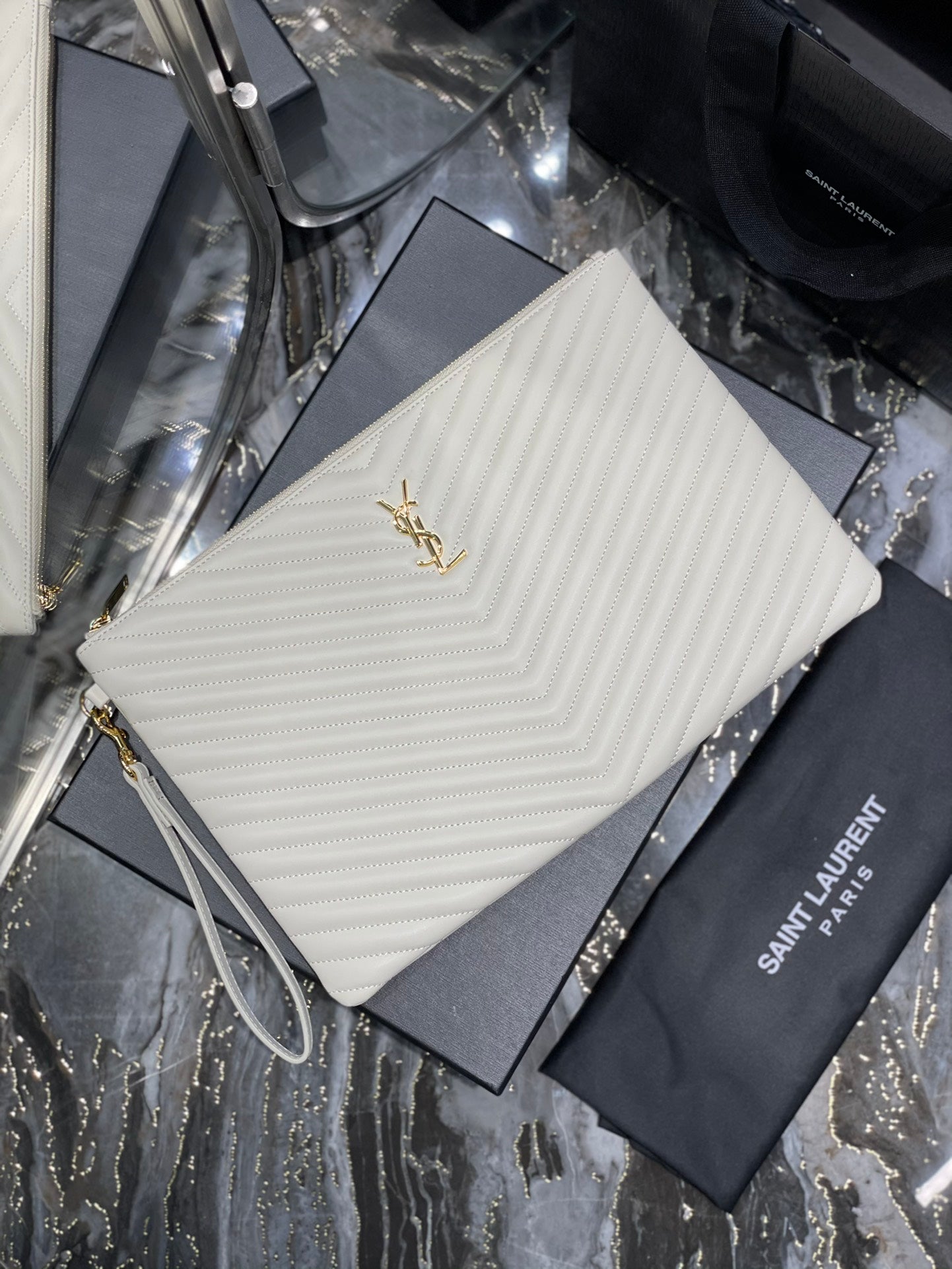 YSL 提花拼接文件手拿包-白色金扣-36cm