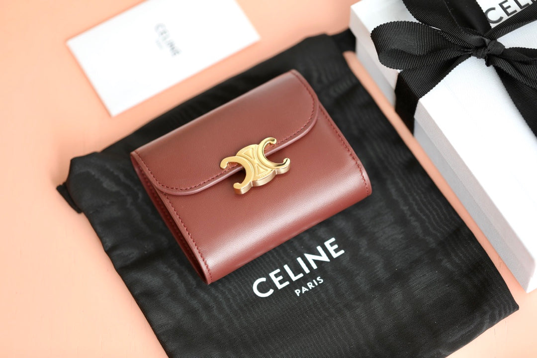 Celine TRIOMPHE 小號亮澤羊皮翻蓋錢包-酒紅