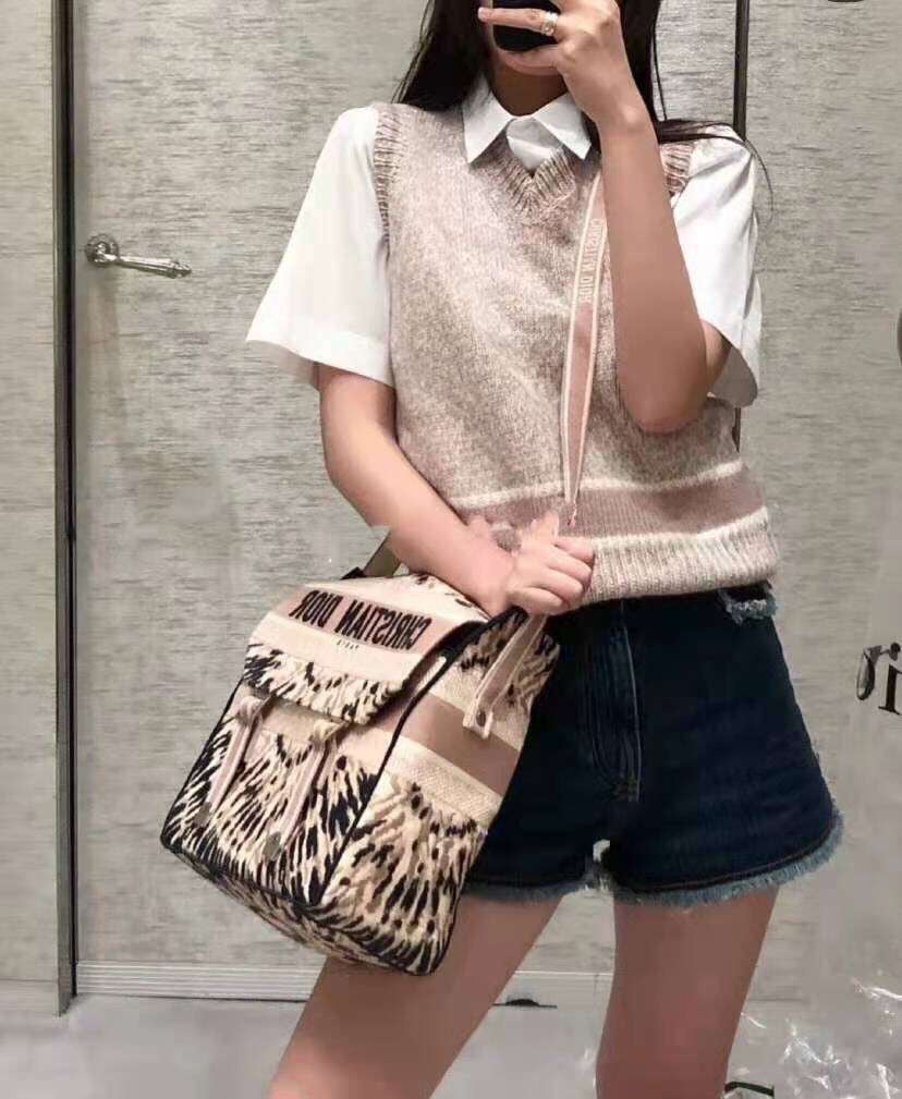 Dior 萬花筒郵差包