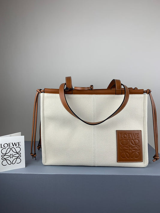 羅L威-Cushion tote 白色棕皮