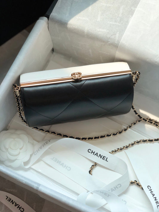 Chanel 2020高級手工坊系列黑白晚宴包