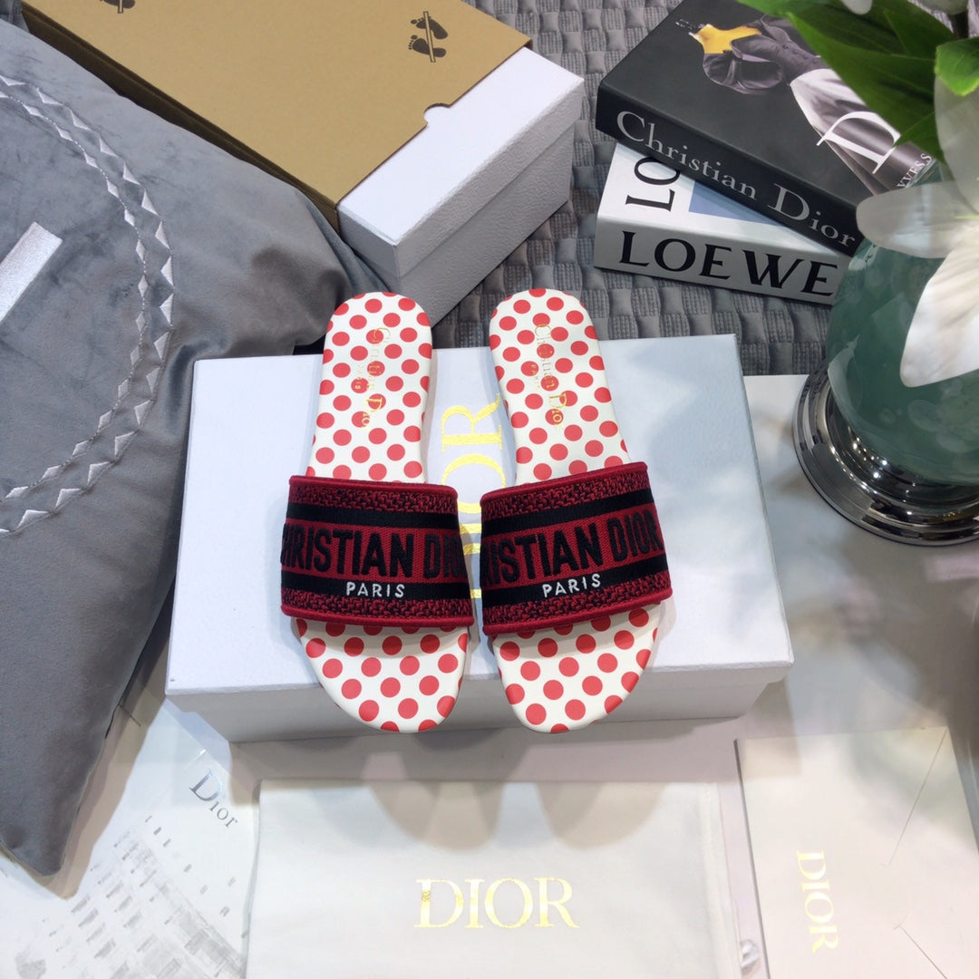 迪D家-2022早春新款 刺繡拖鞋 紅色