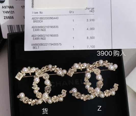 Chanel 胸針