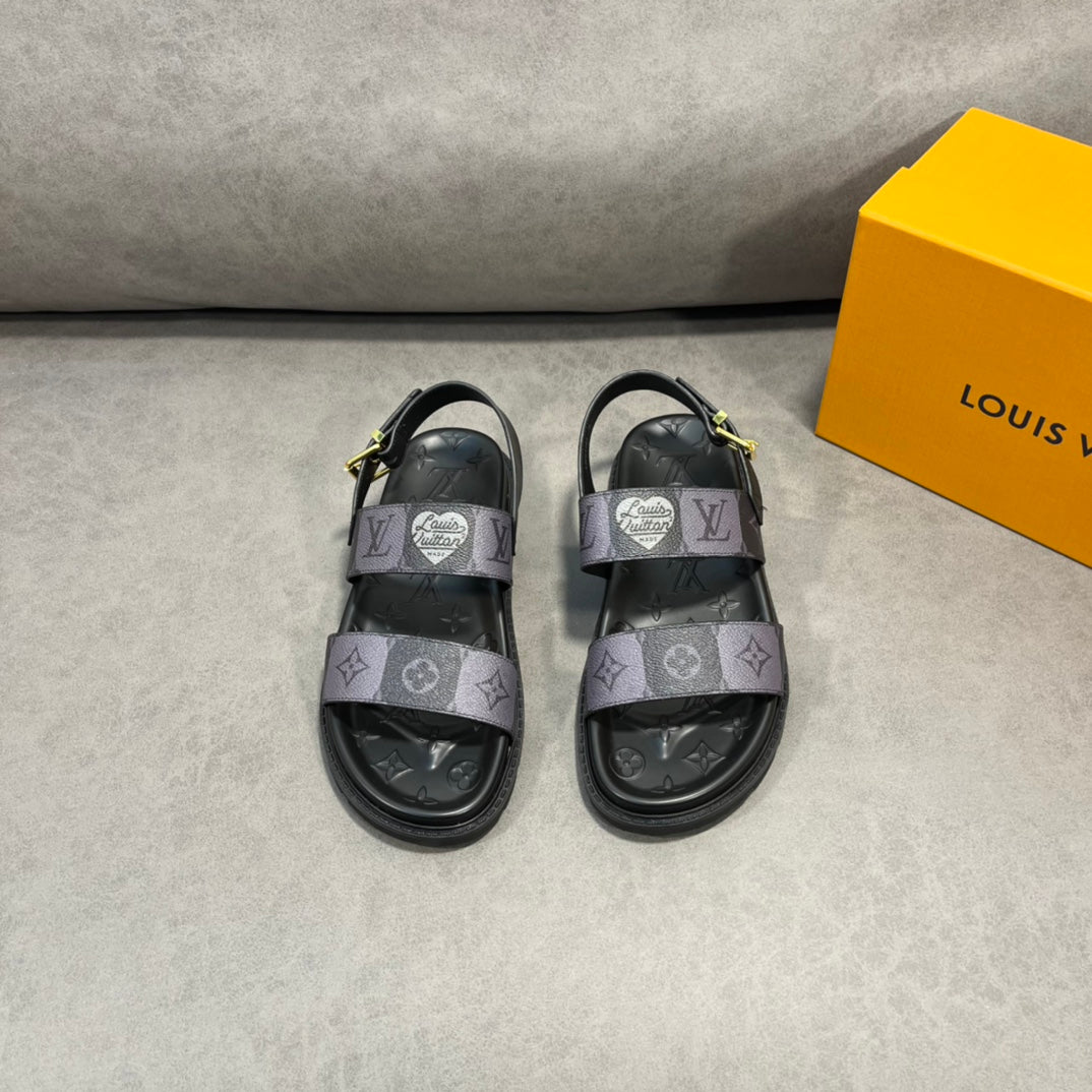 Lou-2022春夏新款 愛心圖涼鞋
