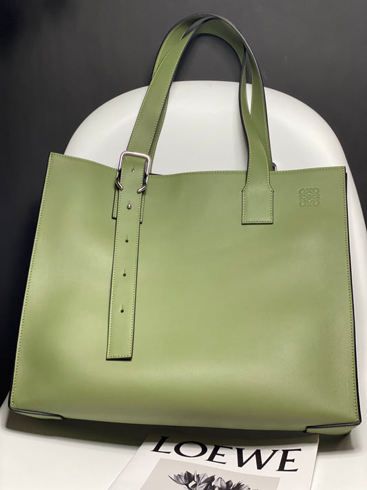 羅L威-Buckle Horizontal Tote 手袋