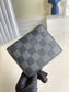 LV M63261 黑格 SLENDER 男款短夾