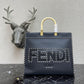 芬F家-Fendi Sunshine-中號黑色燙印牛皮手提袋