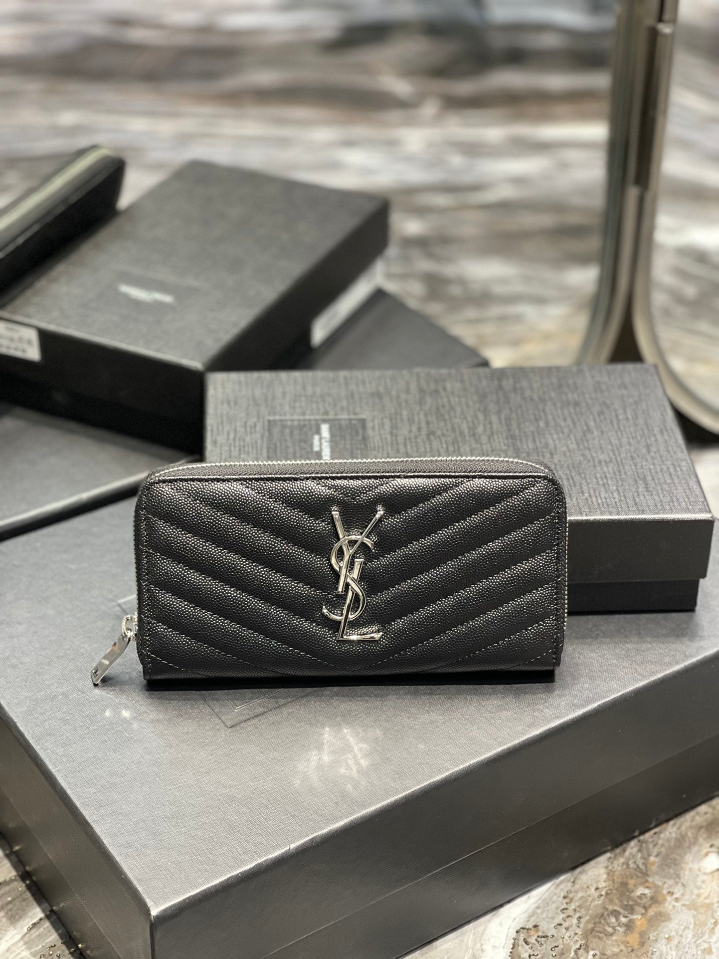 YSL 拉鍊長夾 黑色銀扣