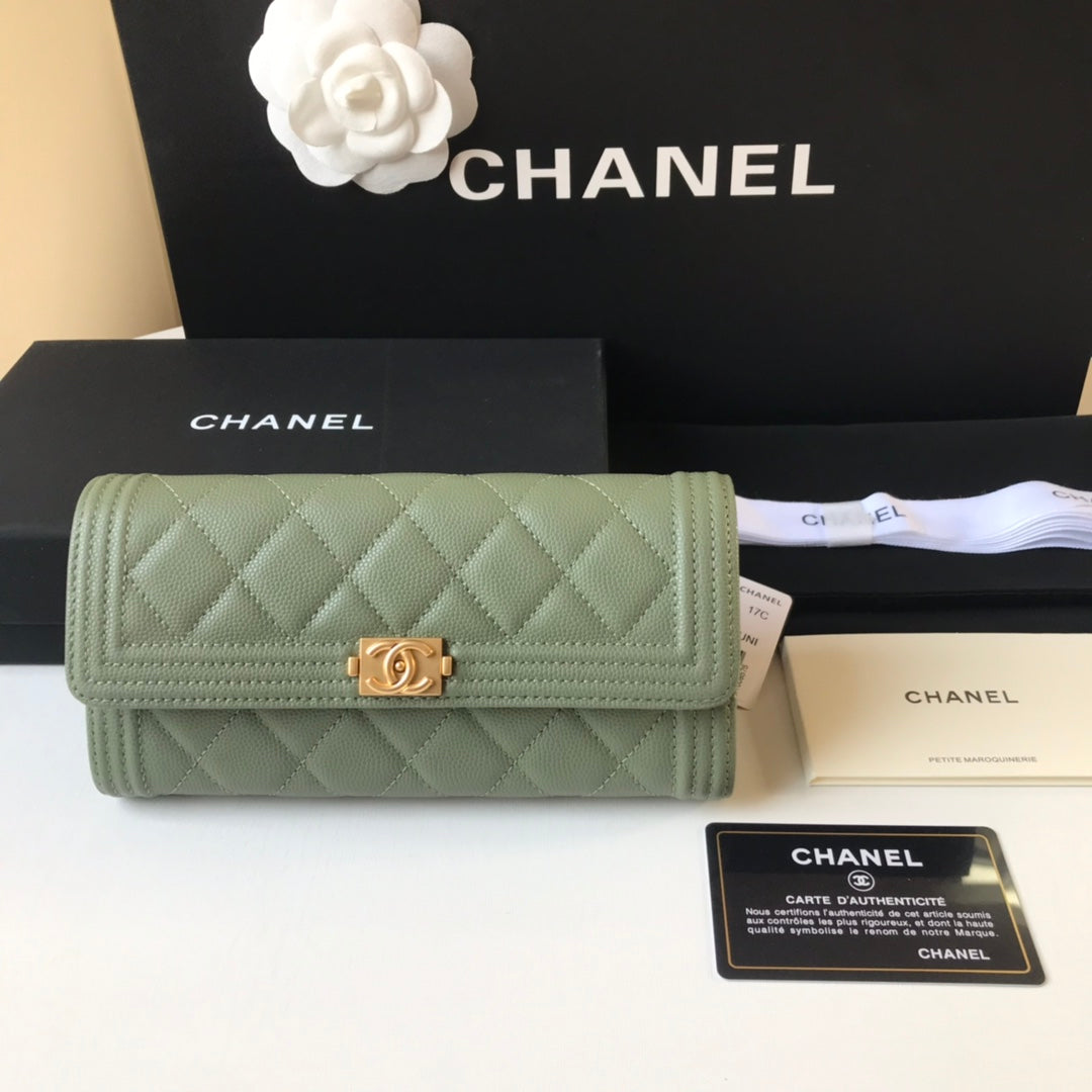 Chanel Leboy 翻蓋長夾-綠色荔枝皮金釦
