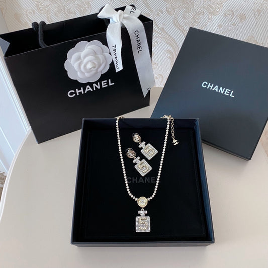 Chanel 耳環／項鍊