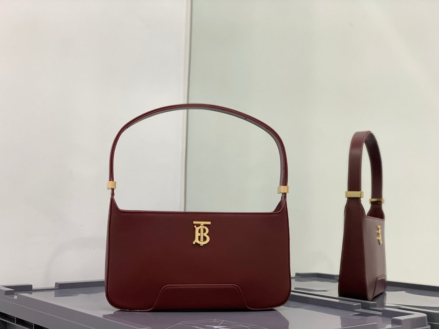 巴B家-新款 Tb shoulder bag 腋下斜挎包 酒紅色