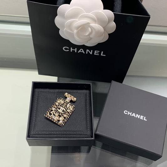 Chanel 胸針