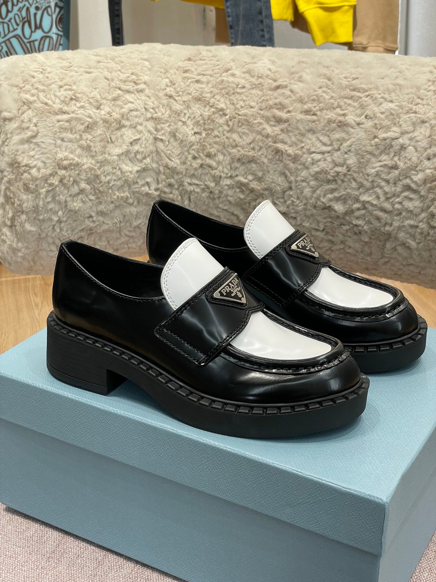 Prada 鞋-Prada 厚底樂福鞋（黑白）
