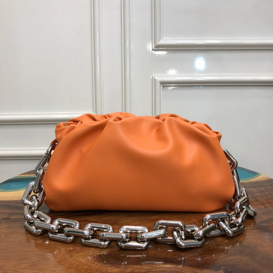B編織- The  pouch 鏈條 雲朵包 31x16X12cm