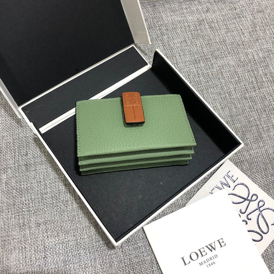 Loewe 搭扣小卡包或名片夾