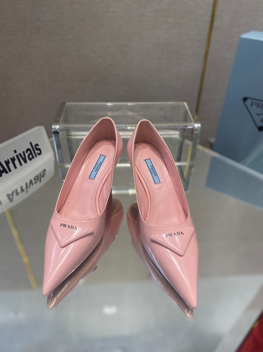 Prada鞋-Prada 漆皮低跟鞋（粉色）