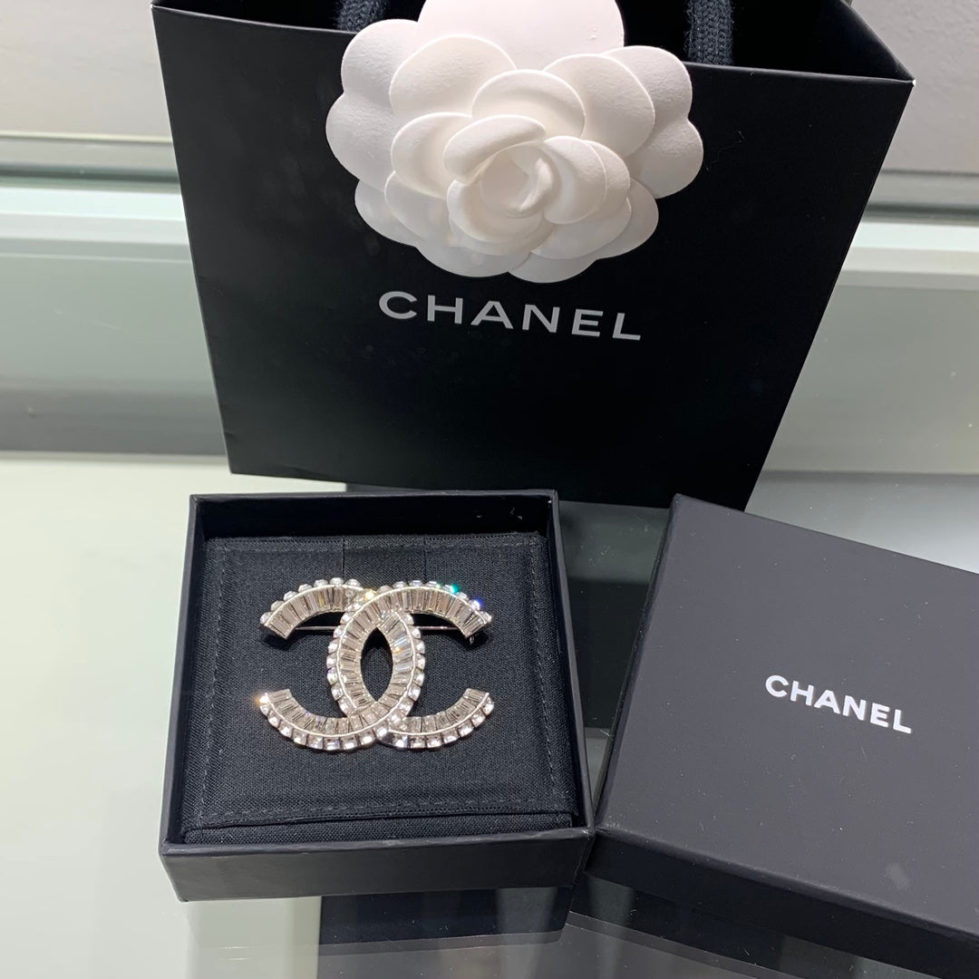 Chanel 胸針