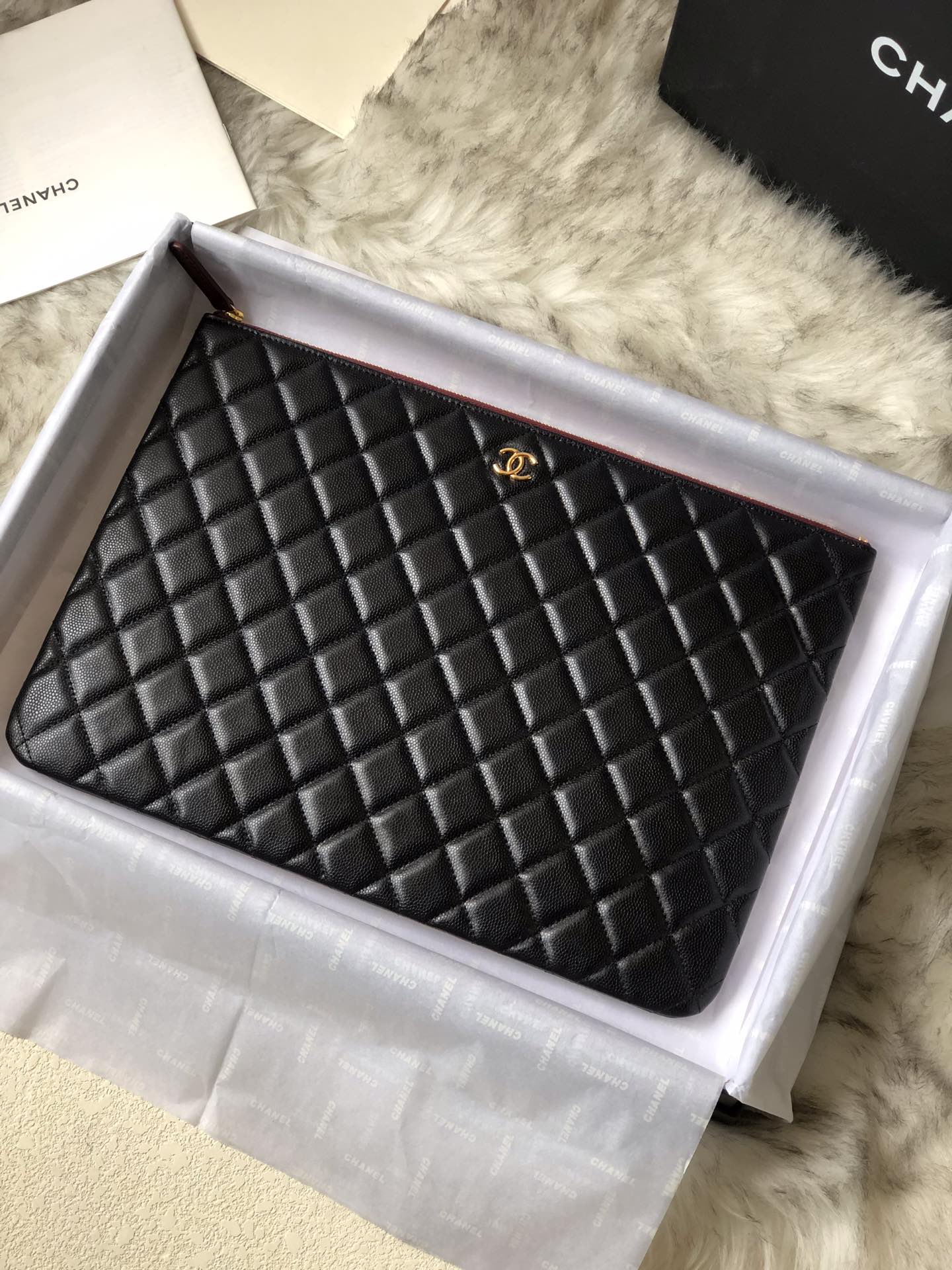 Chanel 大號手拿包-金扣