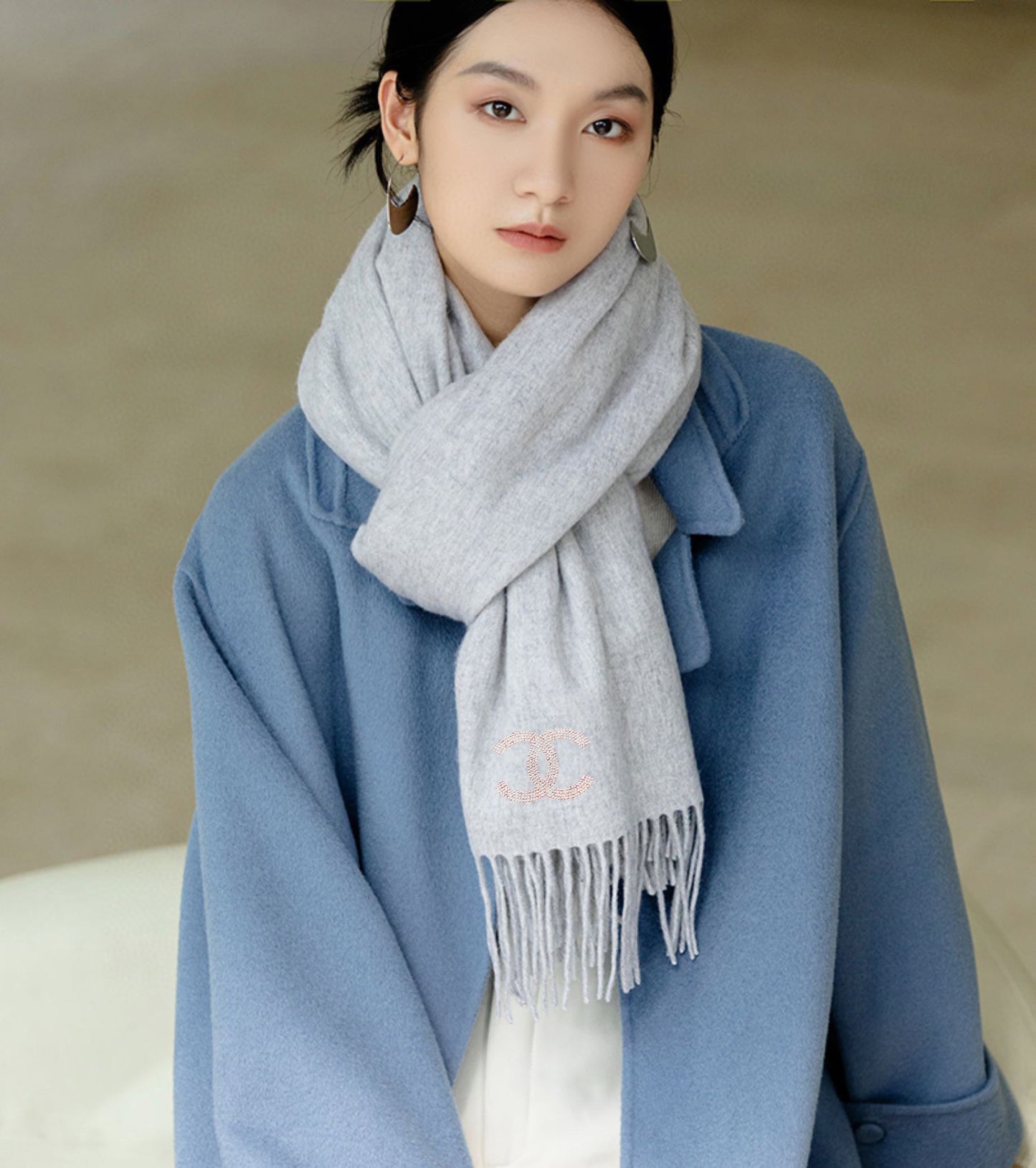 小香家-鑲鑽羊絨圍巾 180*70+102cm 淺灰色