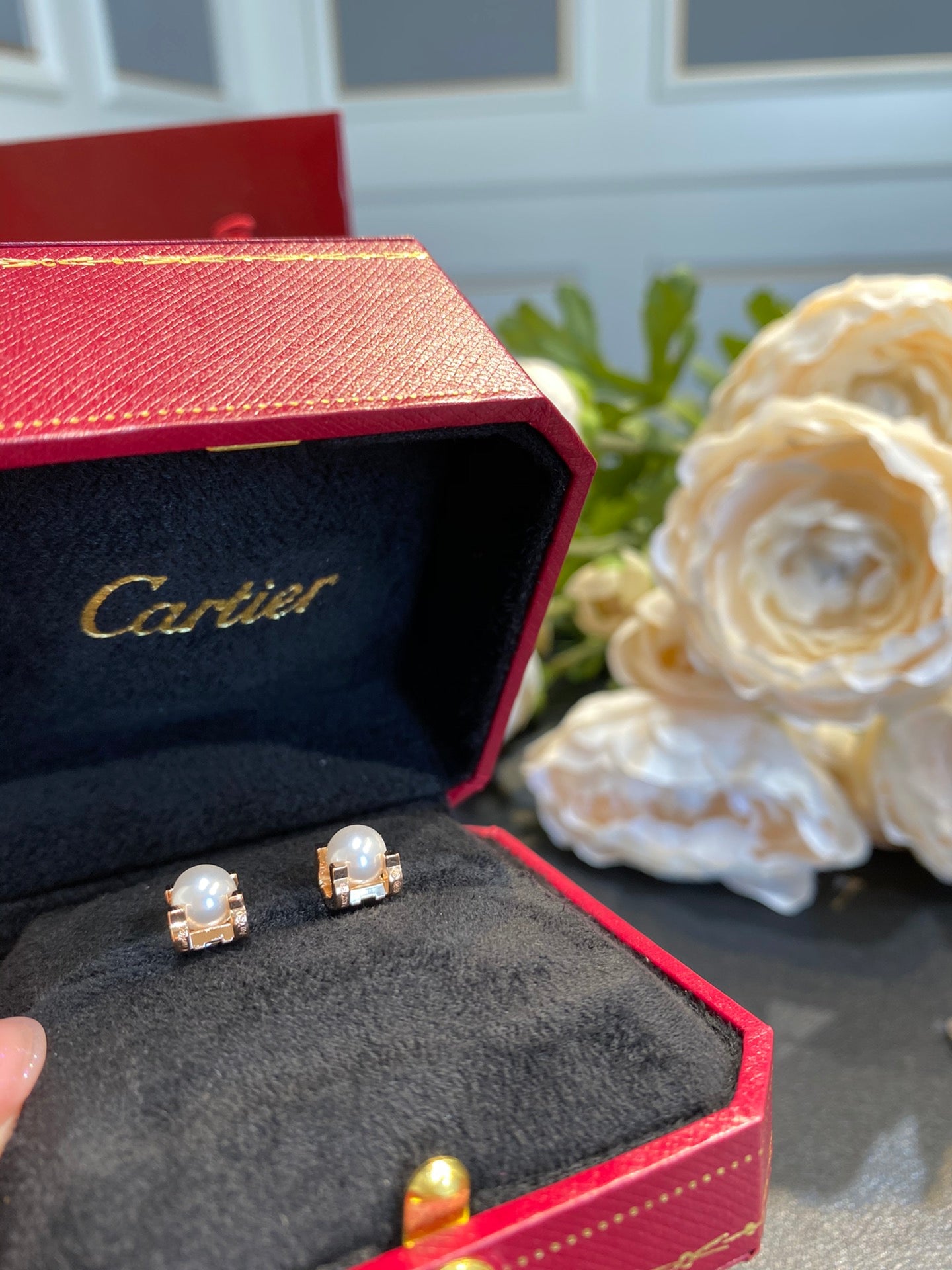 Cartier 牛角珍珠耳環