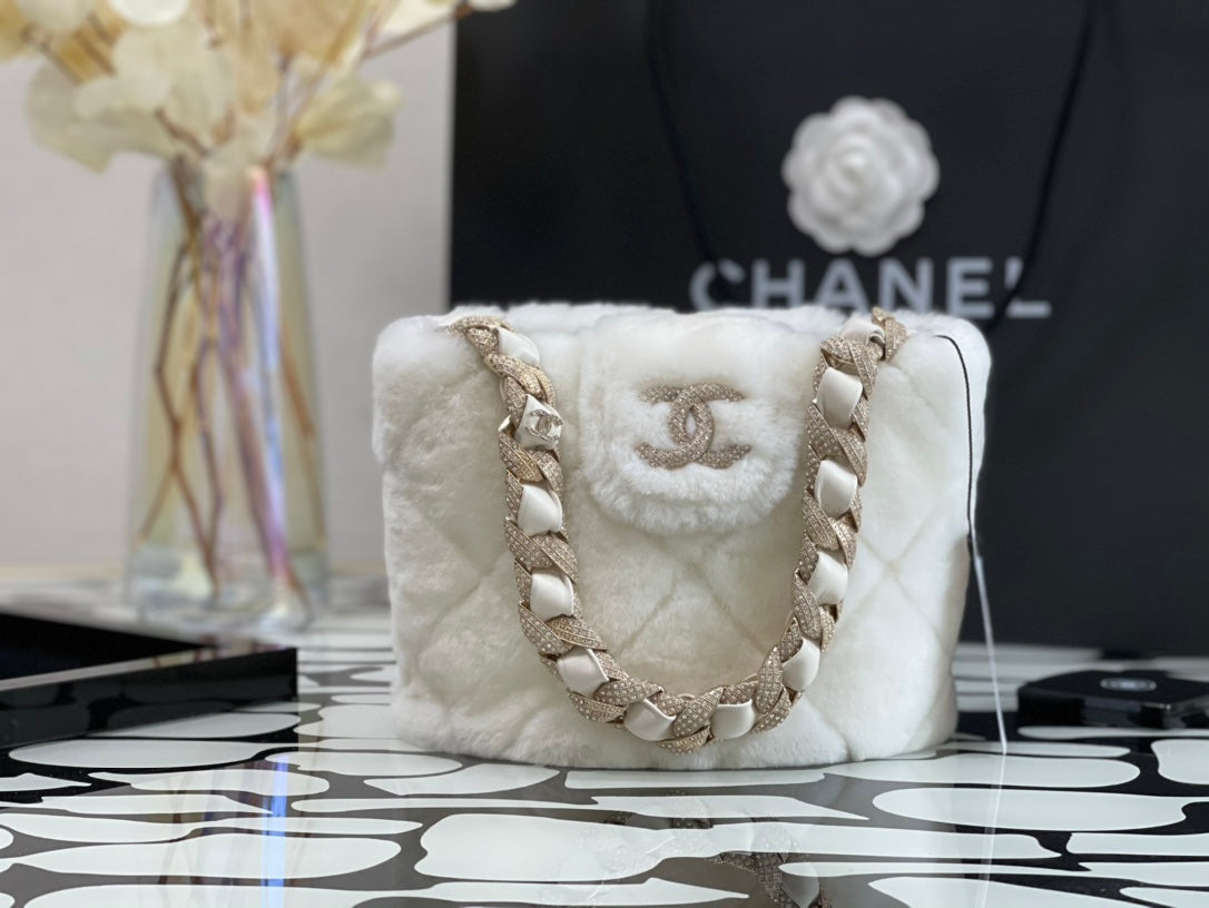 Chanel 剪羊毛鑽鏈包