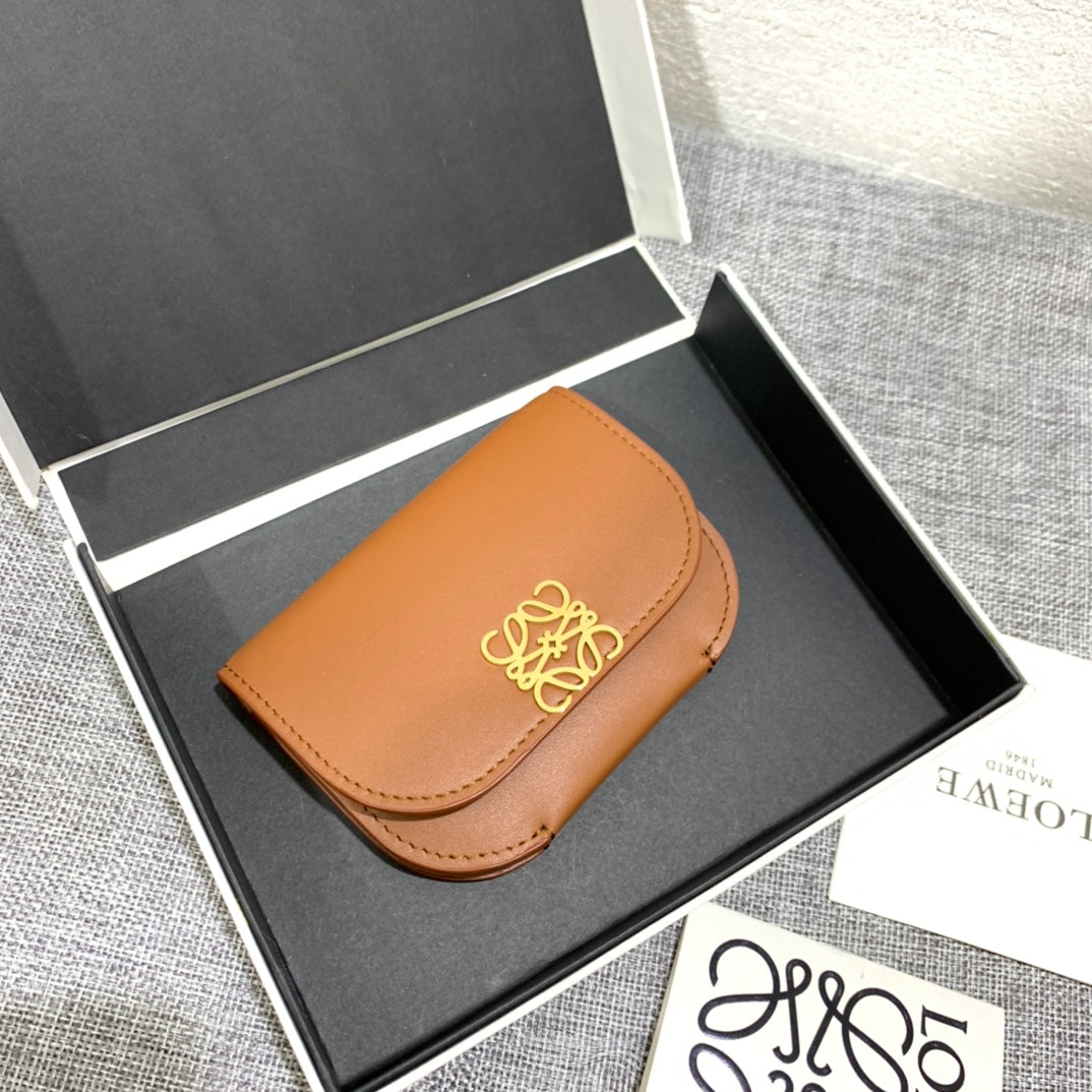 Loewe Goya 系列絲綢小牛皮卡包