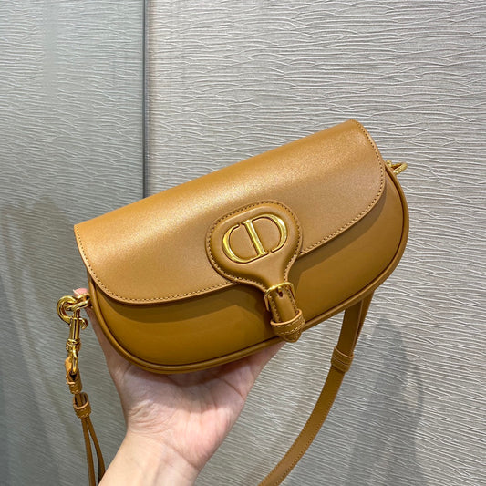 Dior Bobby系列 East-Wes 腋下包 棕色