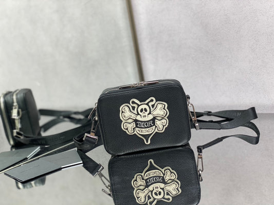 Dior 經典相機包-17*5*12cm
