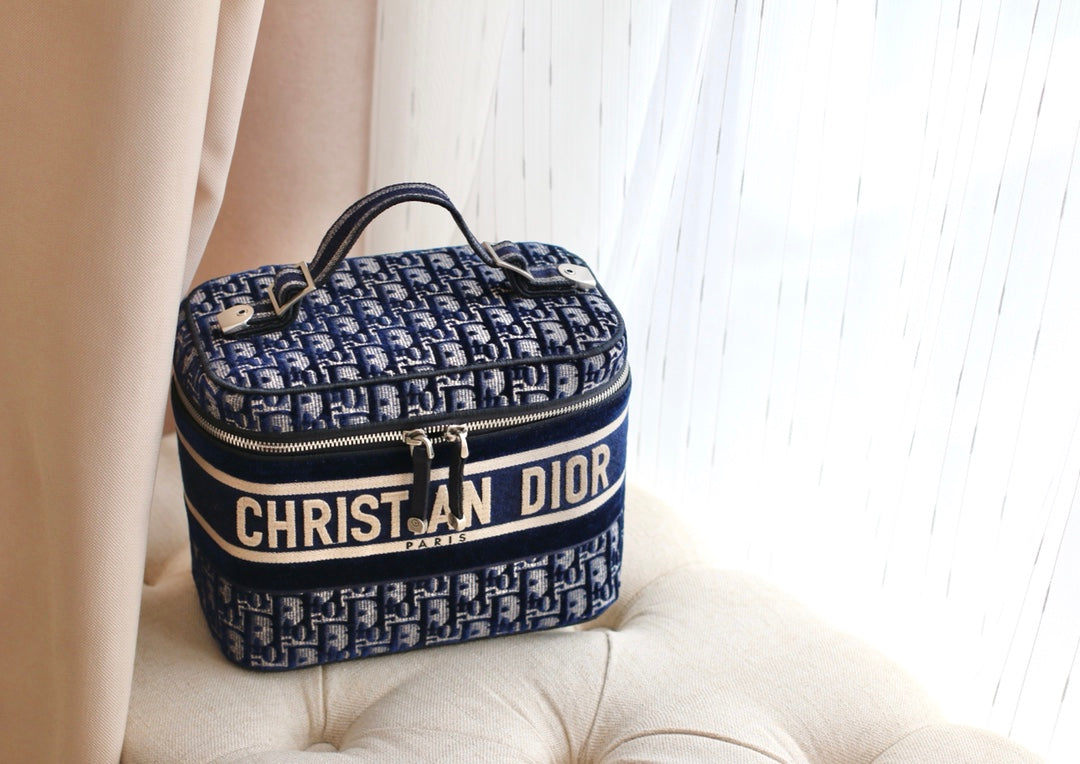 Dior 帆布刺繡絲絨化妝包