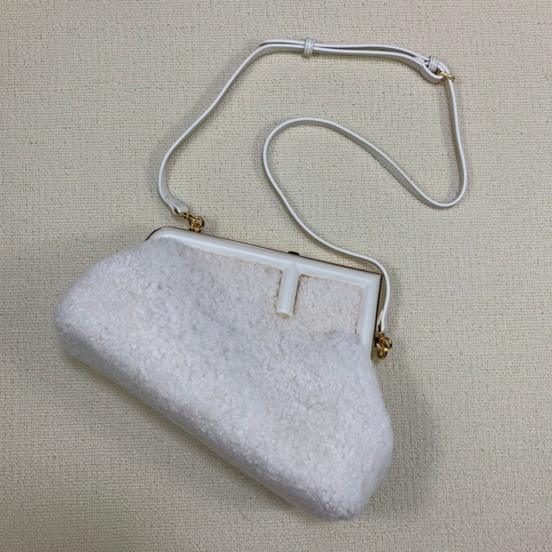 芬F家-FIRST-小號白色羊毛手袋
